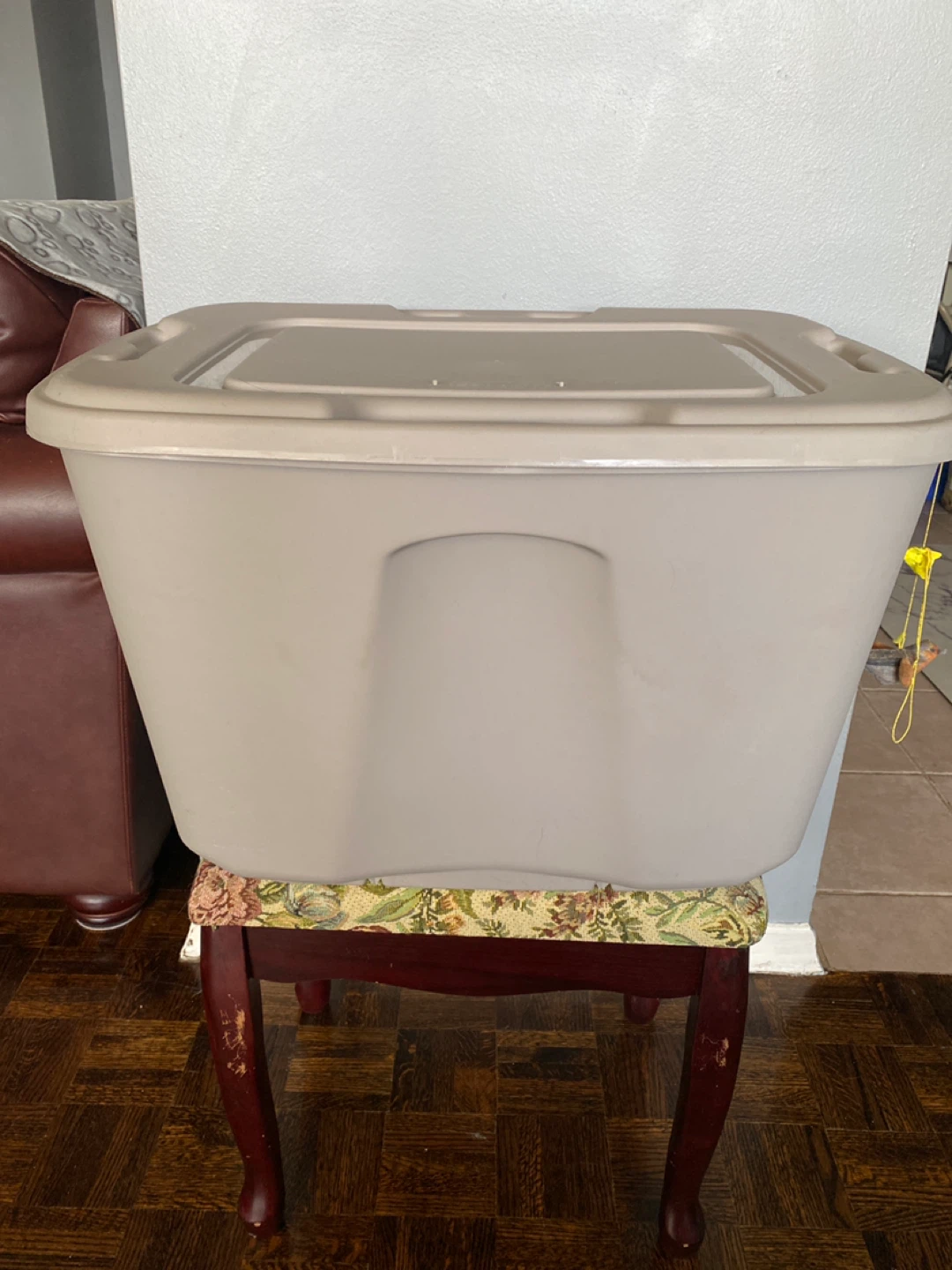 Storage tote