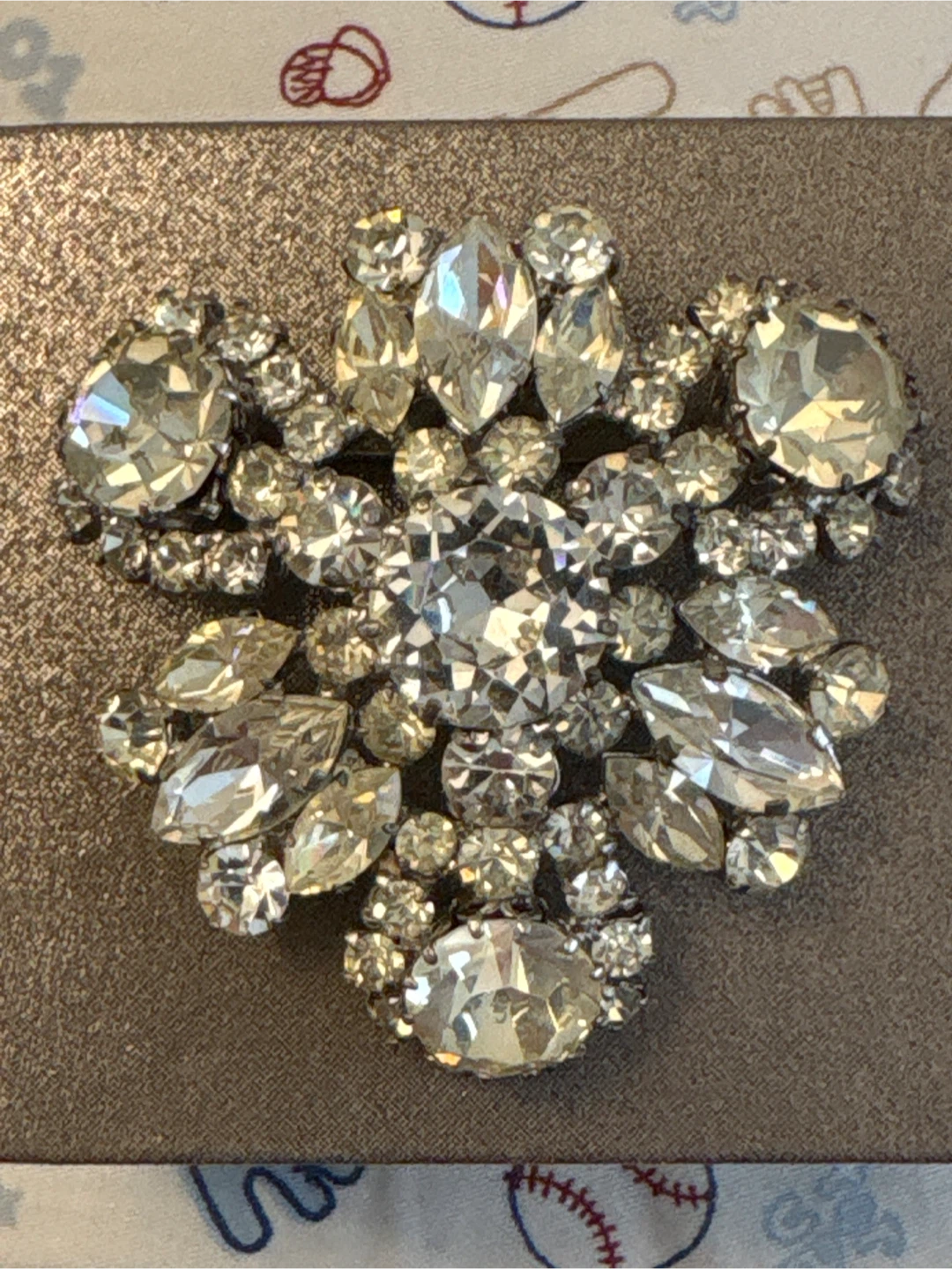 Vintage Rhinestone Brooch