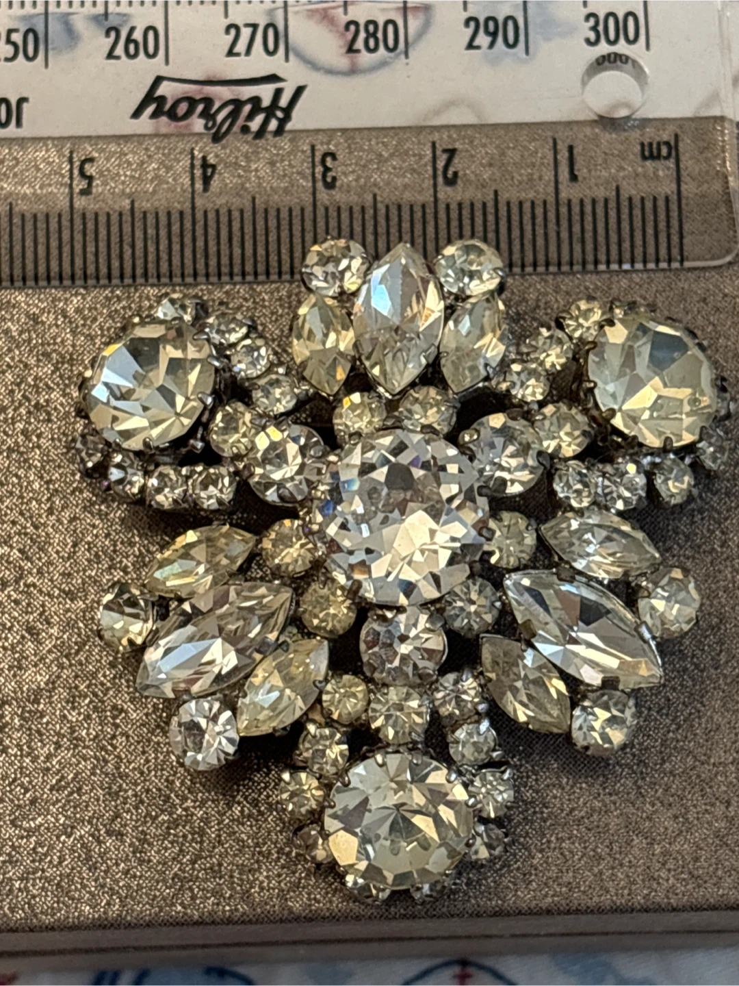 Vintage Rhinestone Brooch - photo 3