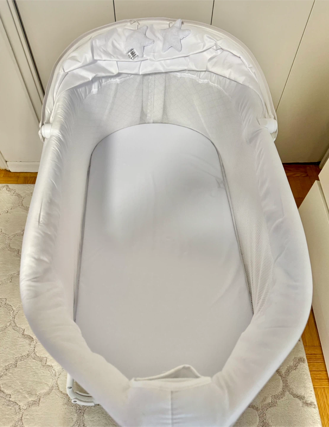 White Baby Bassinet with Canopy - photo 2