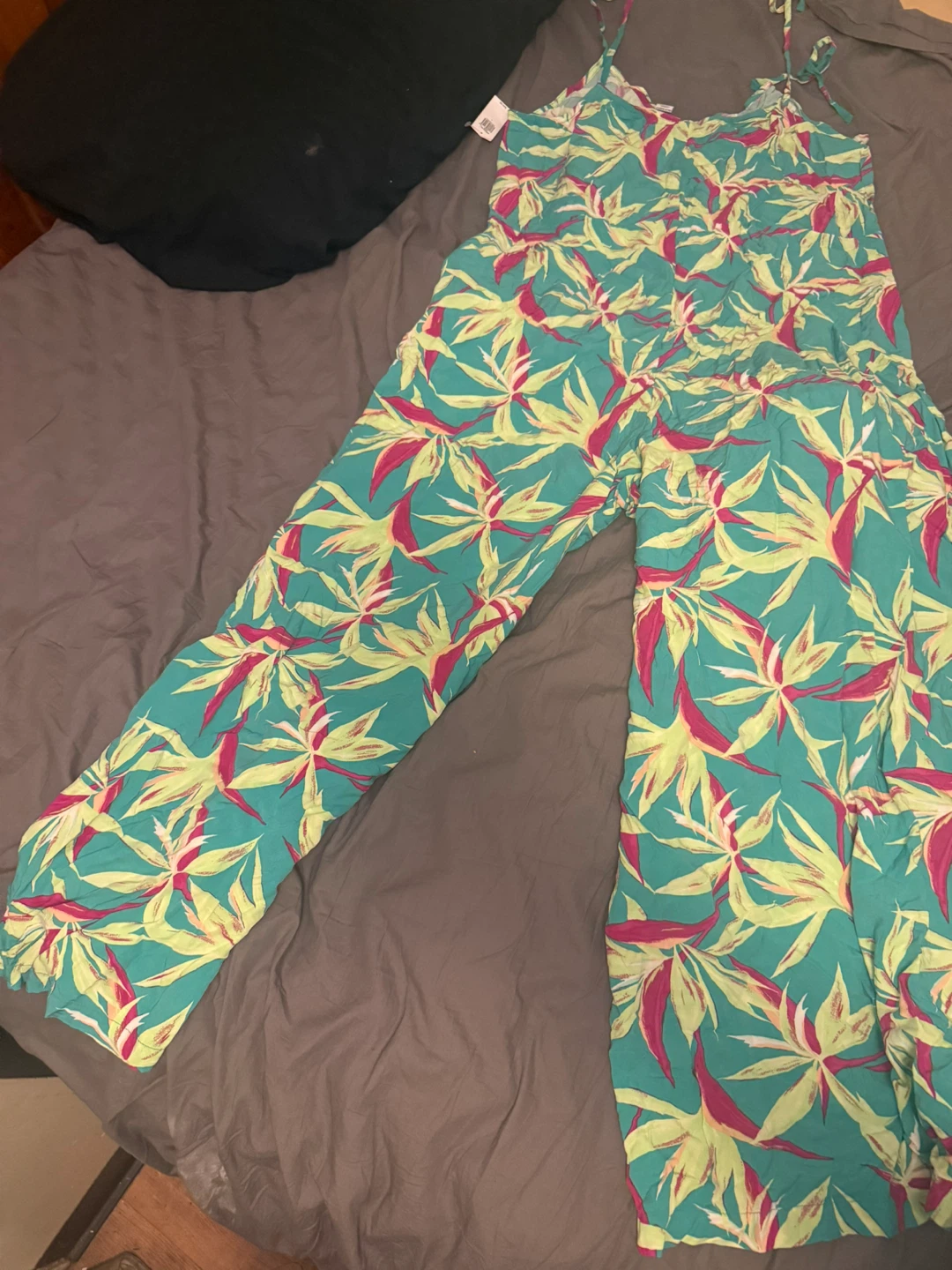Old Navy Tropical Print Jumpsuit Size L - photo 3