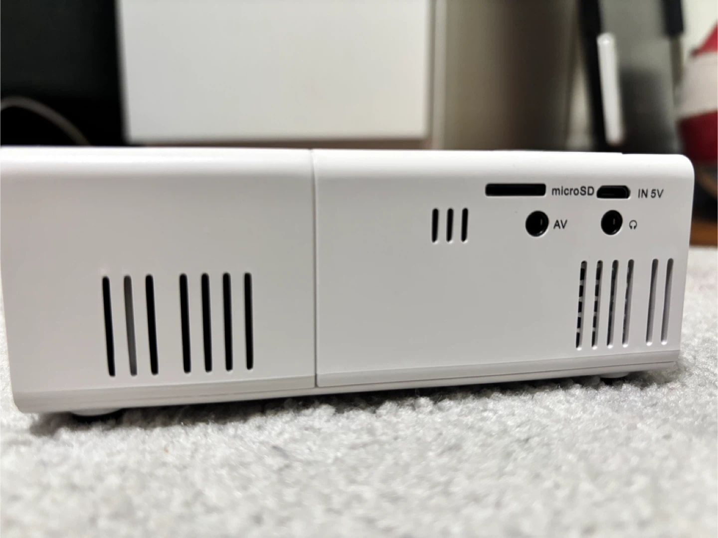 LED Mini Projector - photo 5
