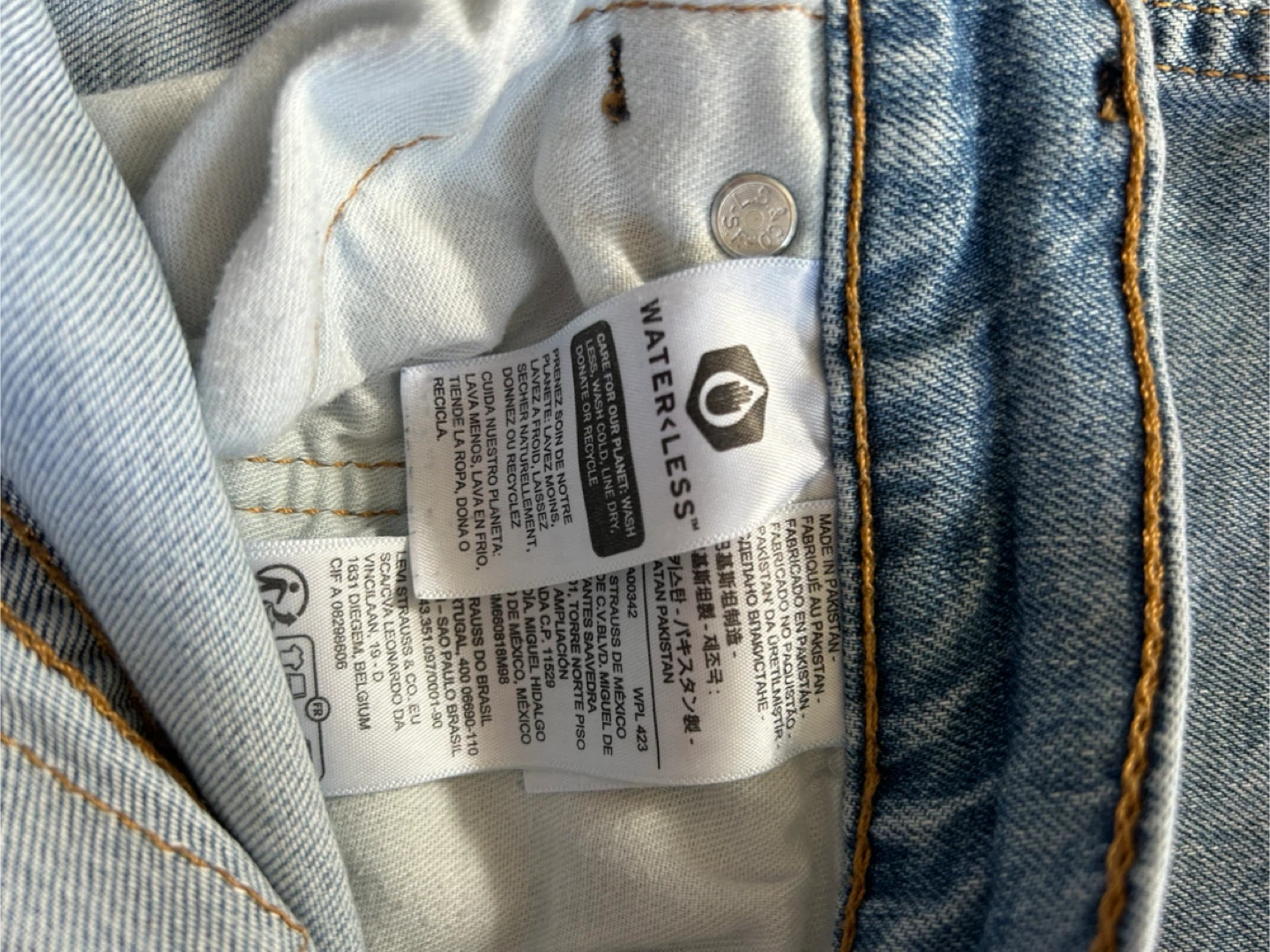Women’s Levi jeans W32 L30 - photo 5