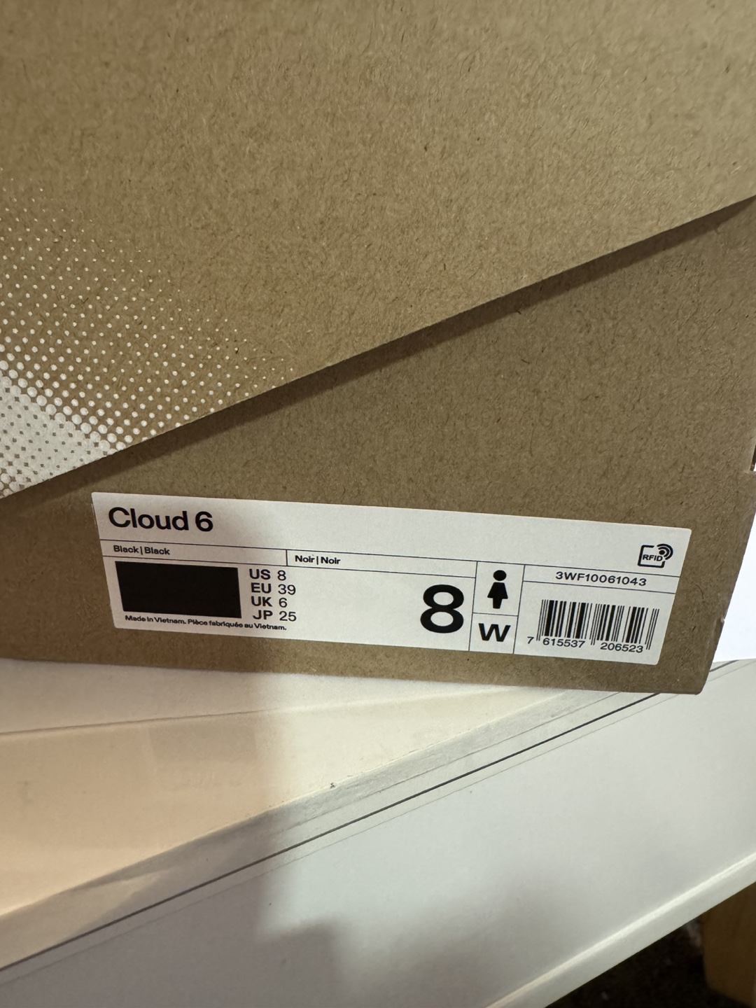 On Cloud 6 Running Shoes - Black - Size 8 Women's - photo 2
