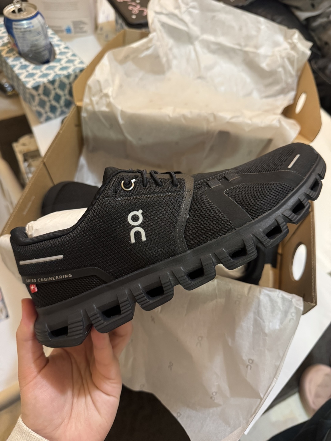 On Cloud 6 Running Shoes - Black - Size 8 Women's - photo 3