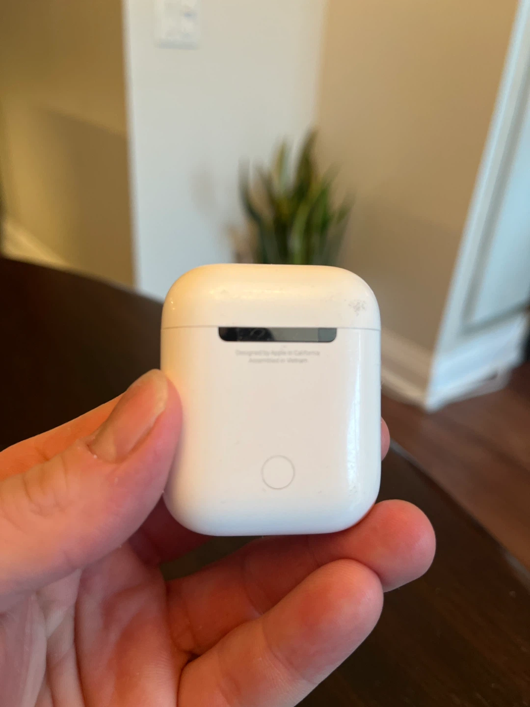 Apple AirPods (2nd Generation) with Charging Case - photo 2