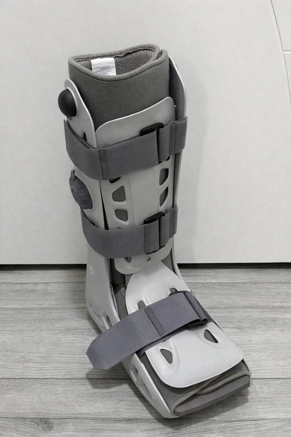 Aircast Walking Boot - Large