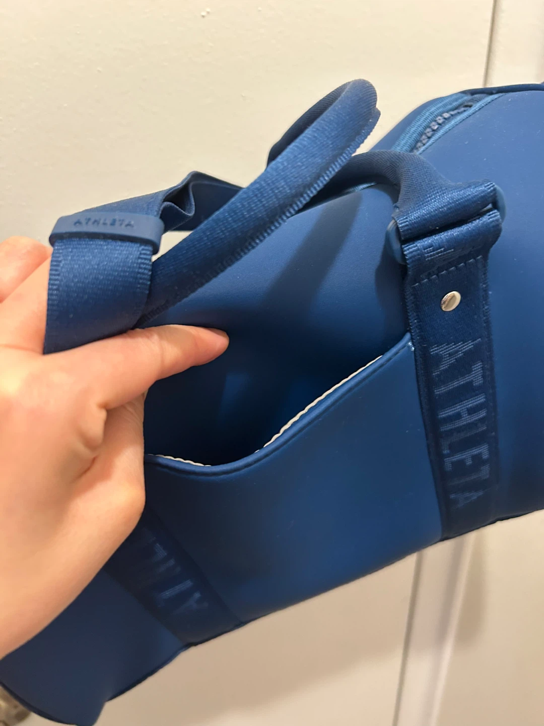 Brand New Athleta Neoprene Crossbody/Tote Bag - Navy Blue - photo 4