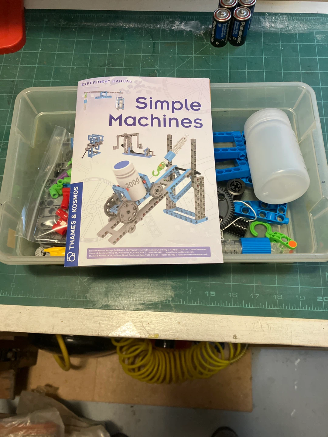 Thames & Kosmos Simple Machines Experiment Kit
