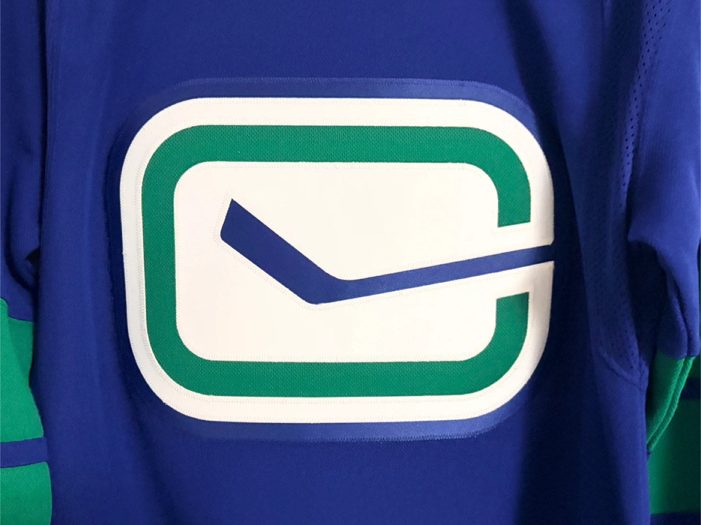 Authentic Adidas Vancouver Canucks Pettersson Stick Jersey 46 - photo 5