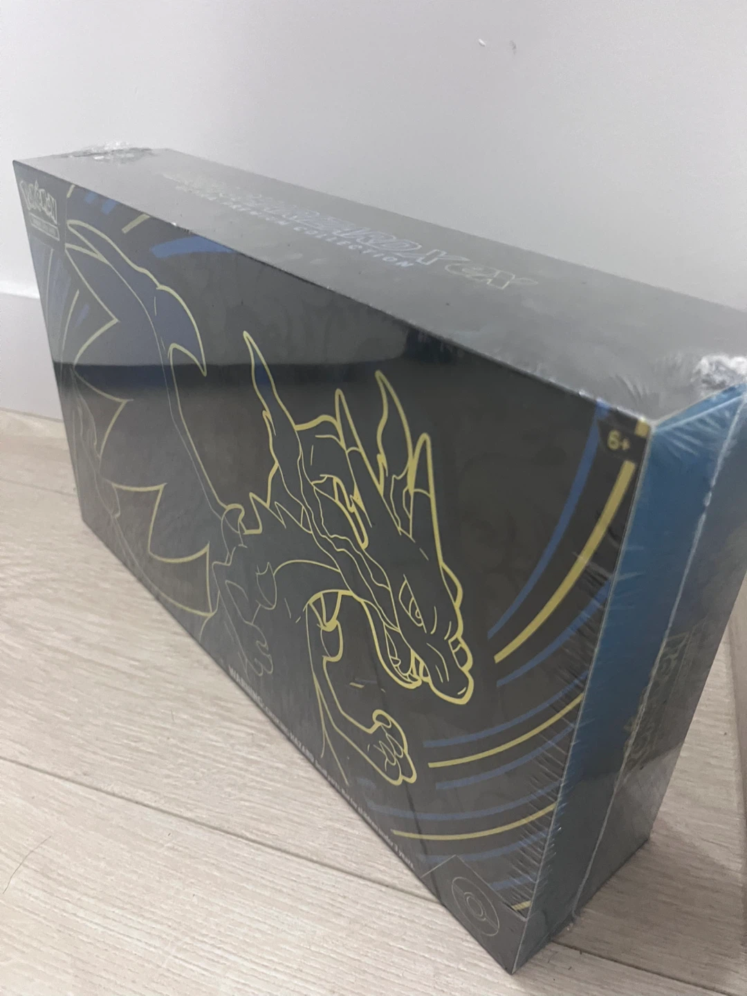 Pokemon Mega Charizard EX Ultra-Premium Collection - photo 4