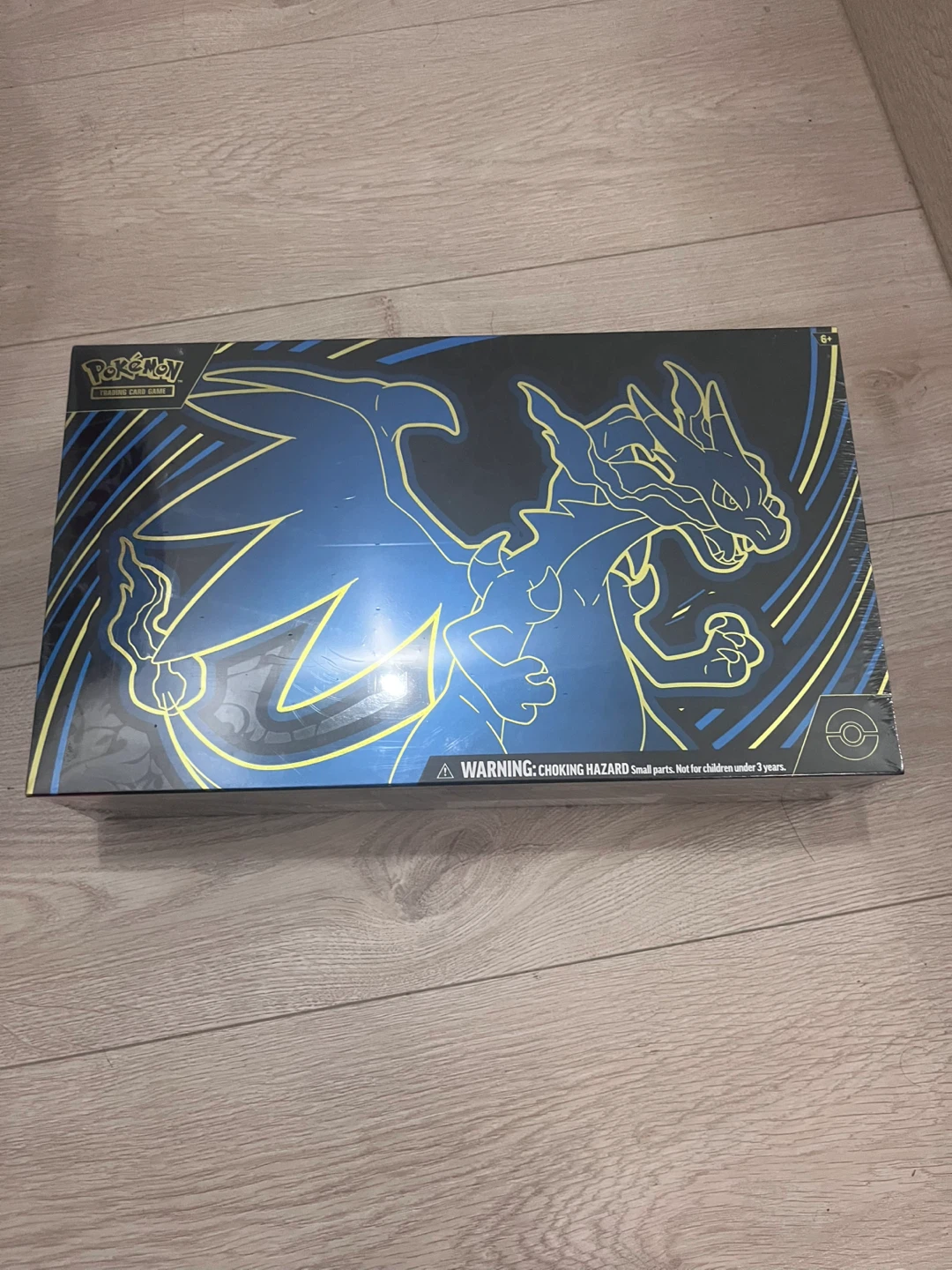 Pokemon Mega Charizard EX Ultra-Premium Collection