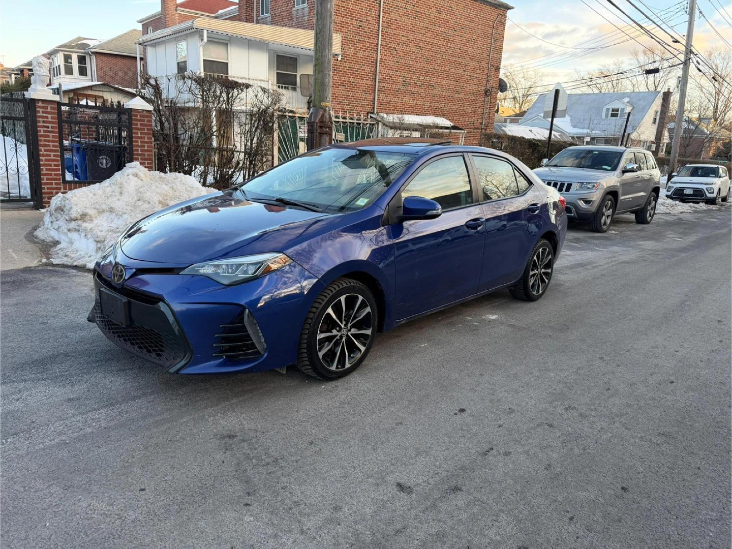 2018 Toyota Corolla SE Sedan - photo 2