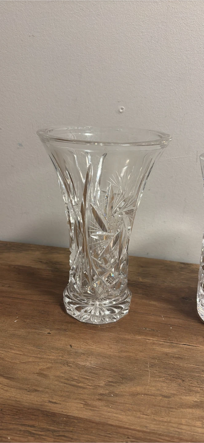 Vintage Set of 2 Pinwheel Crystal Vases - photo 2