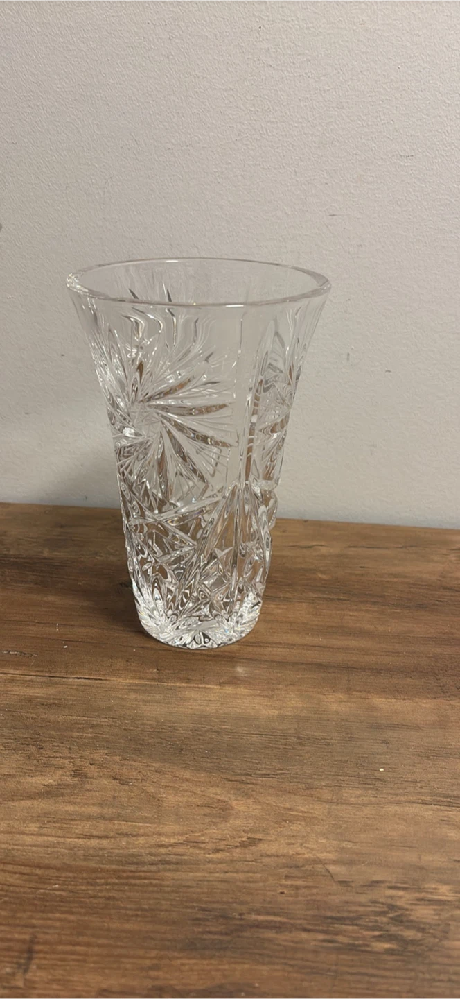 Vintage Set of 2 Pinwheel Crystal Vases - photo 3