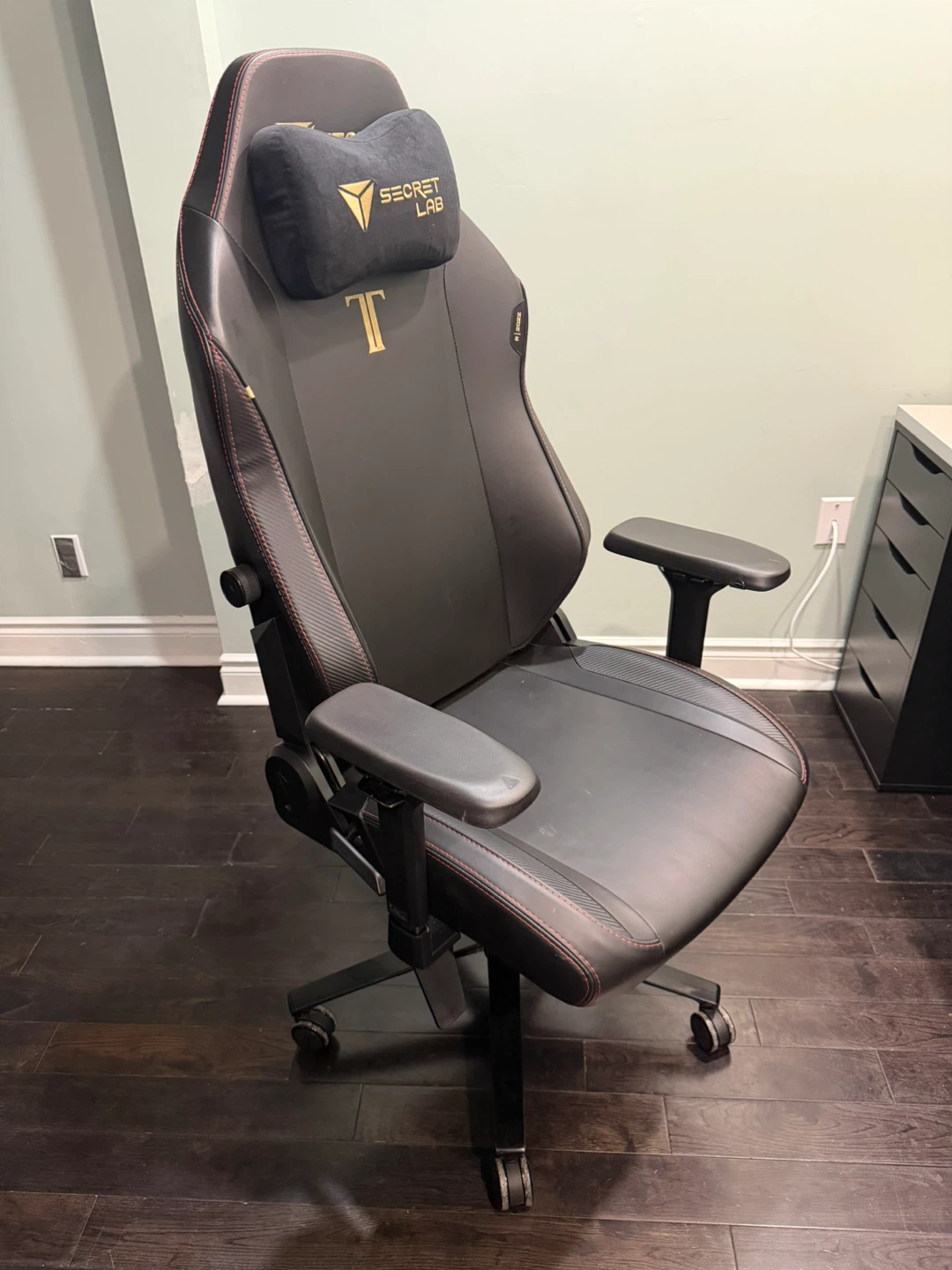 Secretlab TITAN Evo Series Gaming Chair