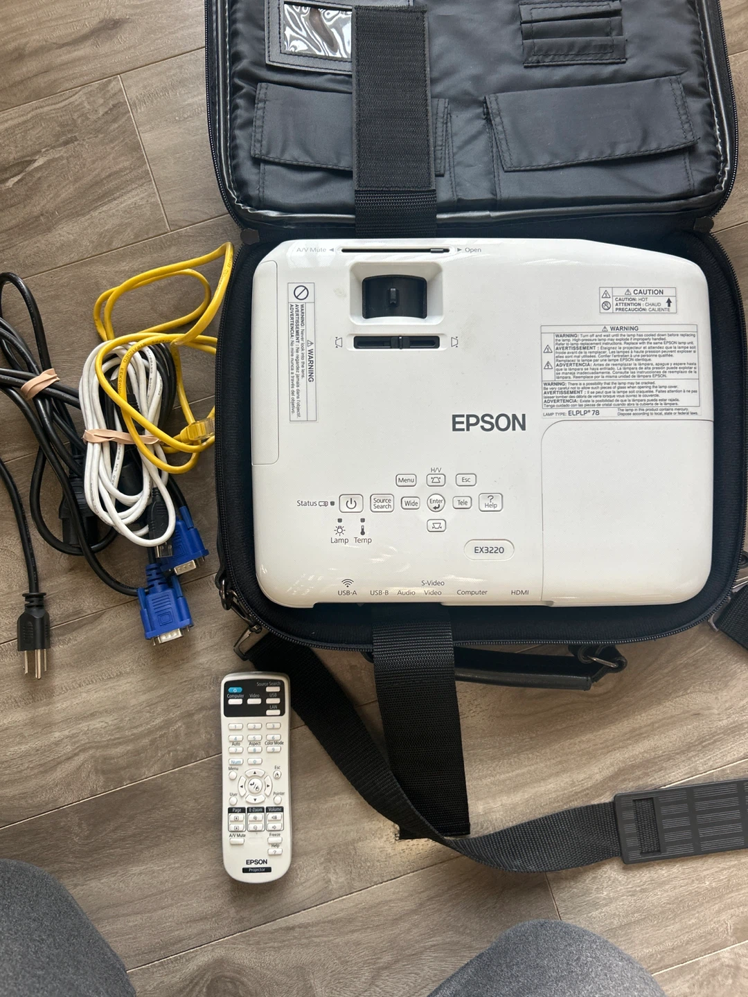 Epson EX3220 Projector with Case and Accessories
