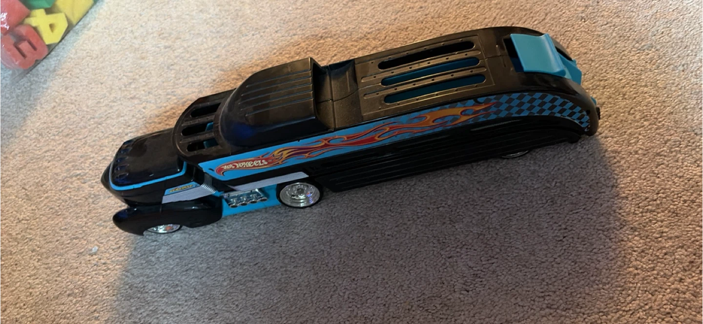 Hot Wheels Double Decker Hauler Truck Toy - photo 2
