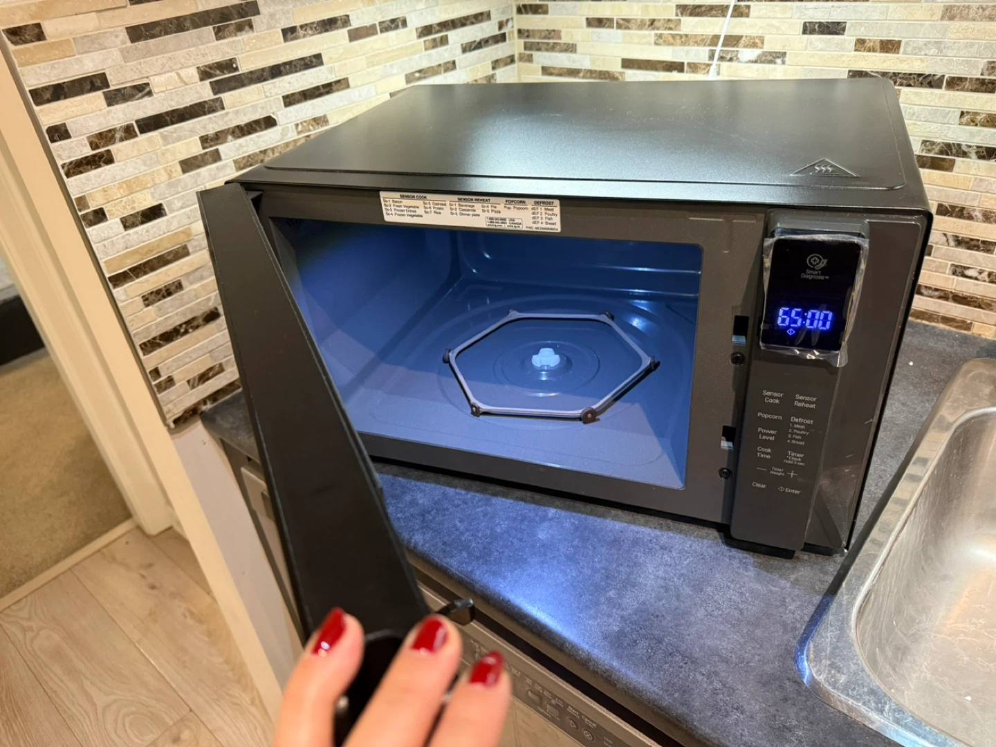 LG NeoChef Microwave - photo 4