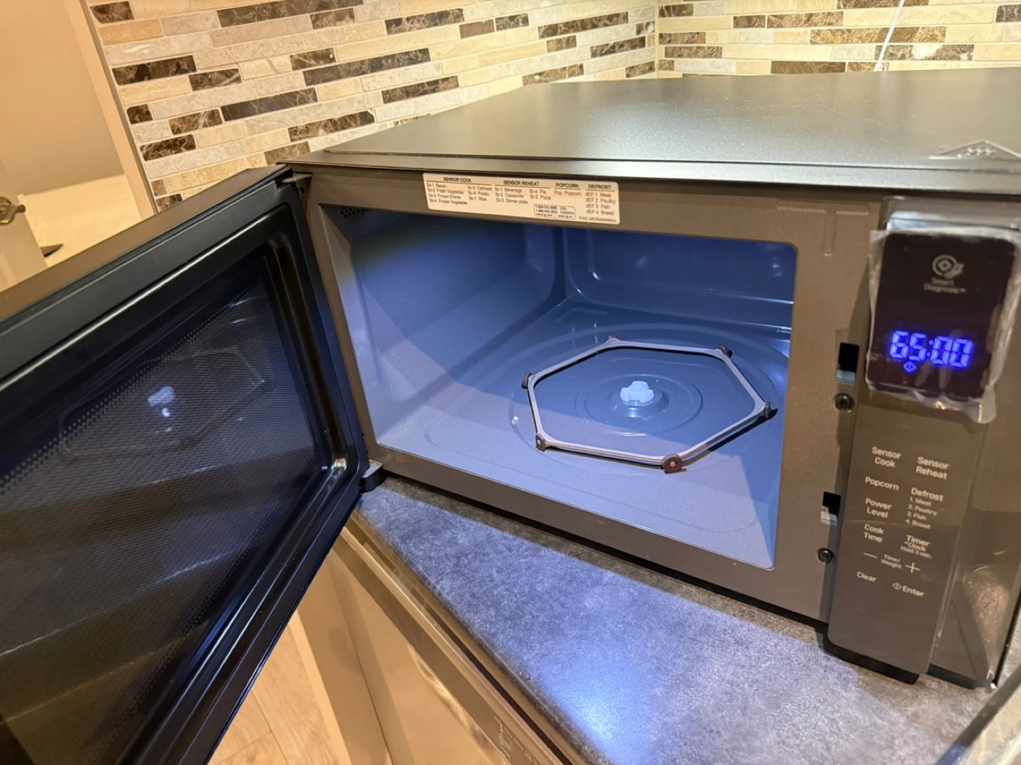 LG NeoChef Microwave - photo 5