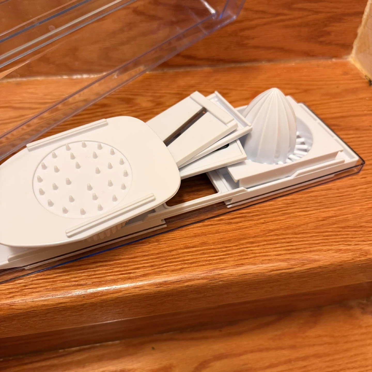 6-in-1 Wonder Grater Kitchen Tool - photo 3