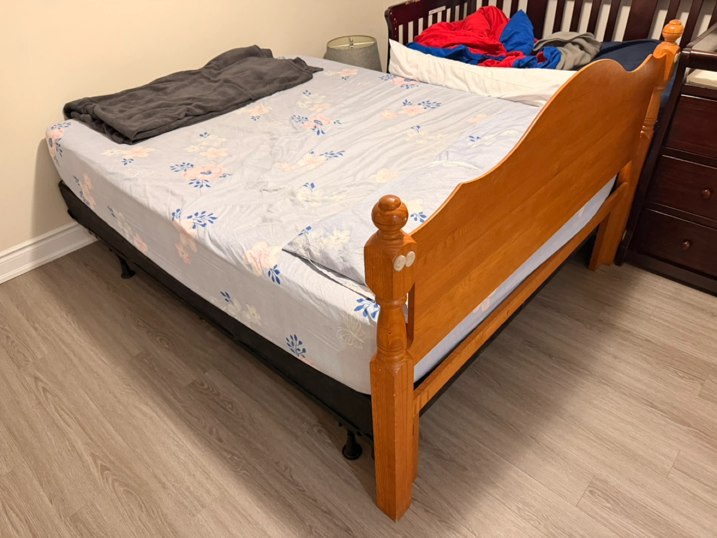 Queen Bed Frame,Box & Mattress