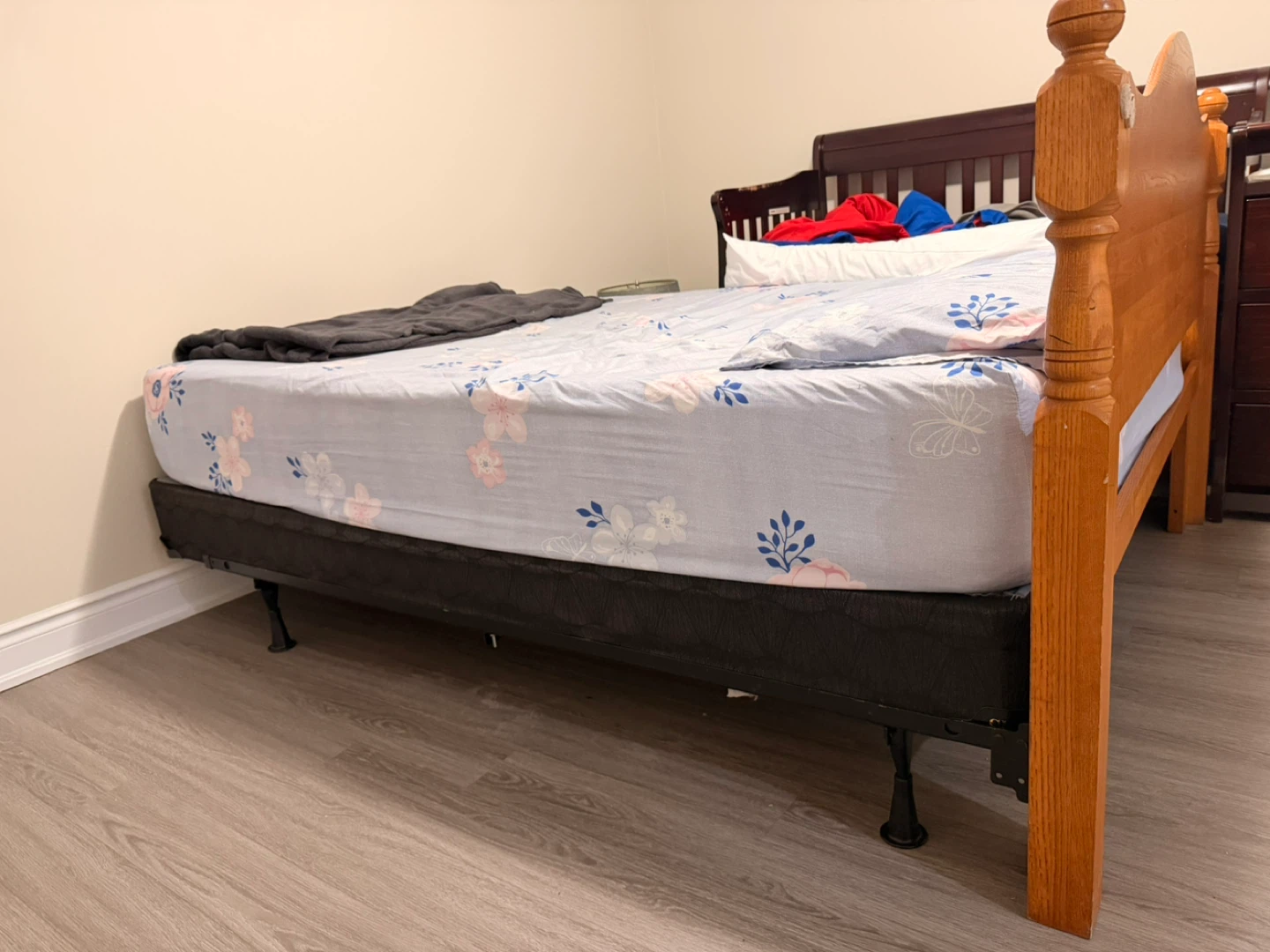 Queen Bed Frame,Box & Mattress - photo 2