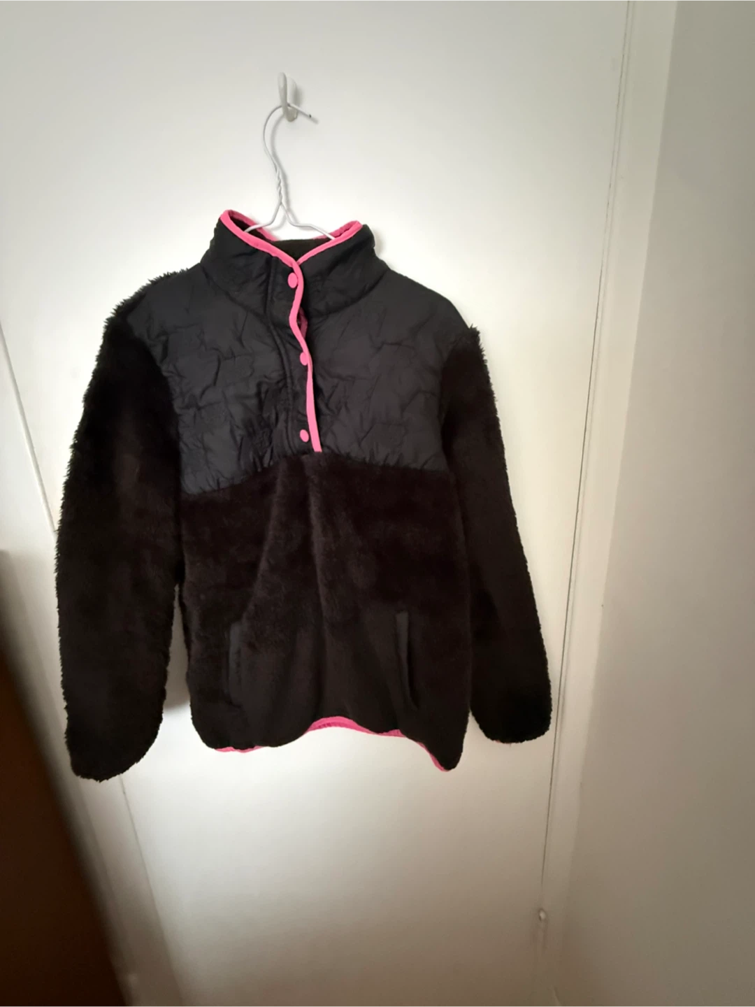 Black Fleece Snap-Button Pullover size med but more like a small - photo 2