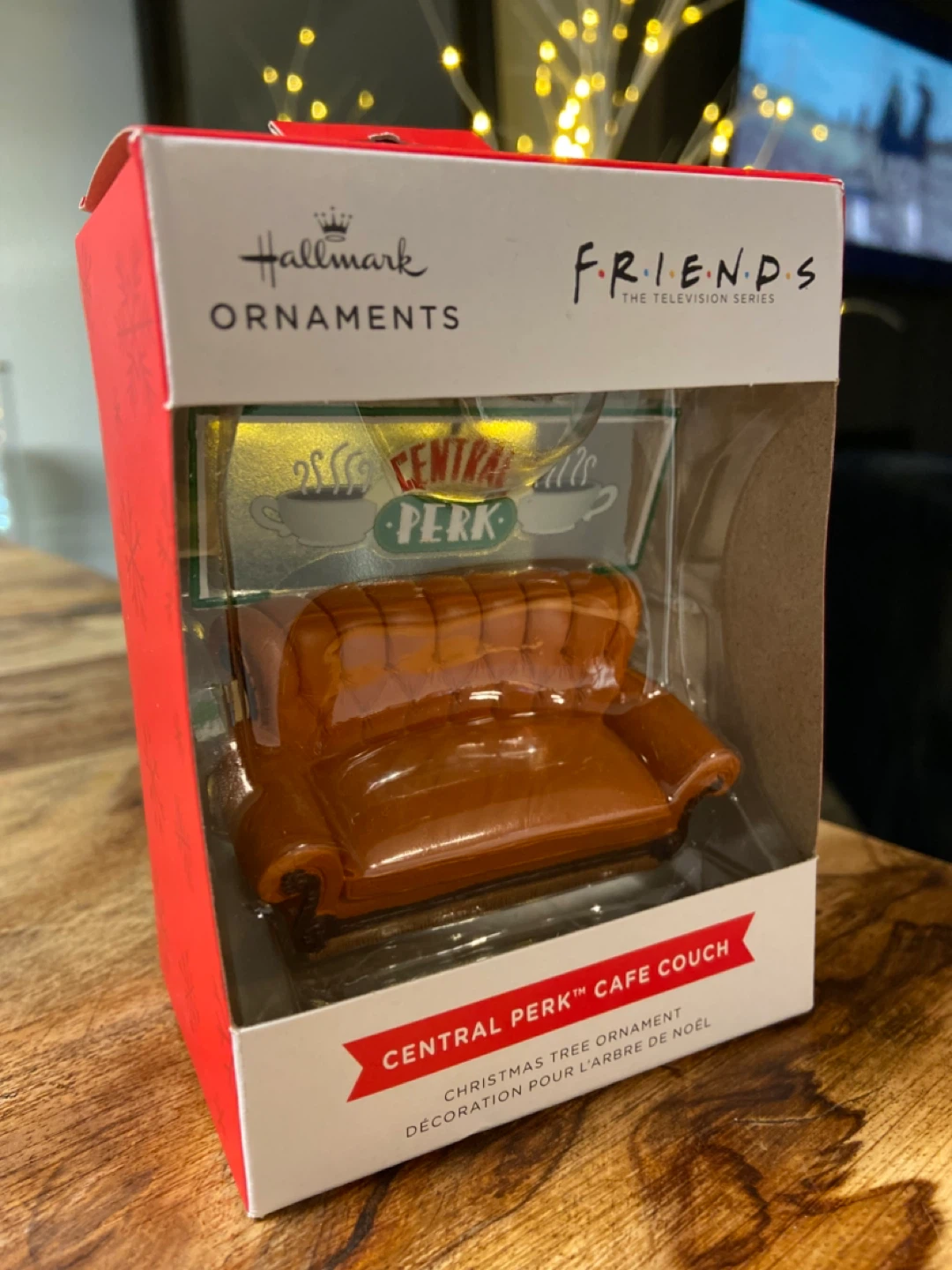 NEW Hallmark Friends Central Perk Cafe Couch Christmas Ornament - photo 2