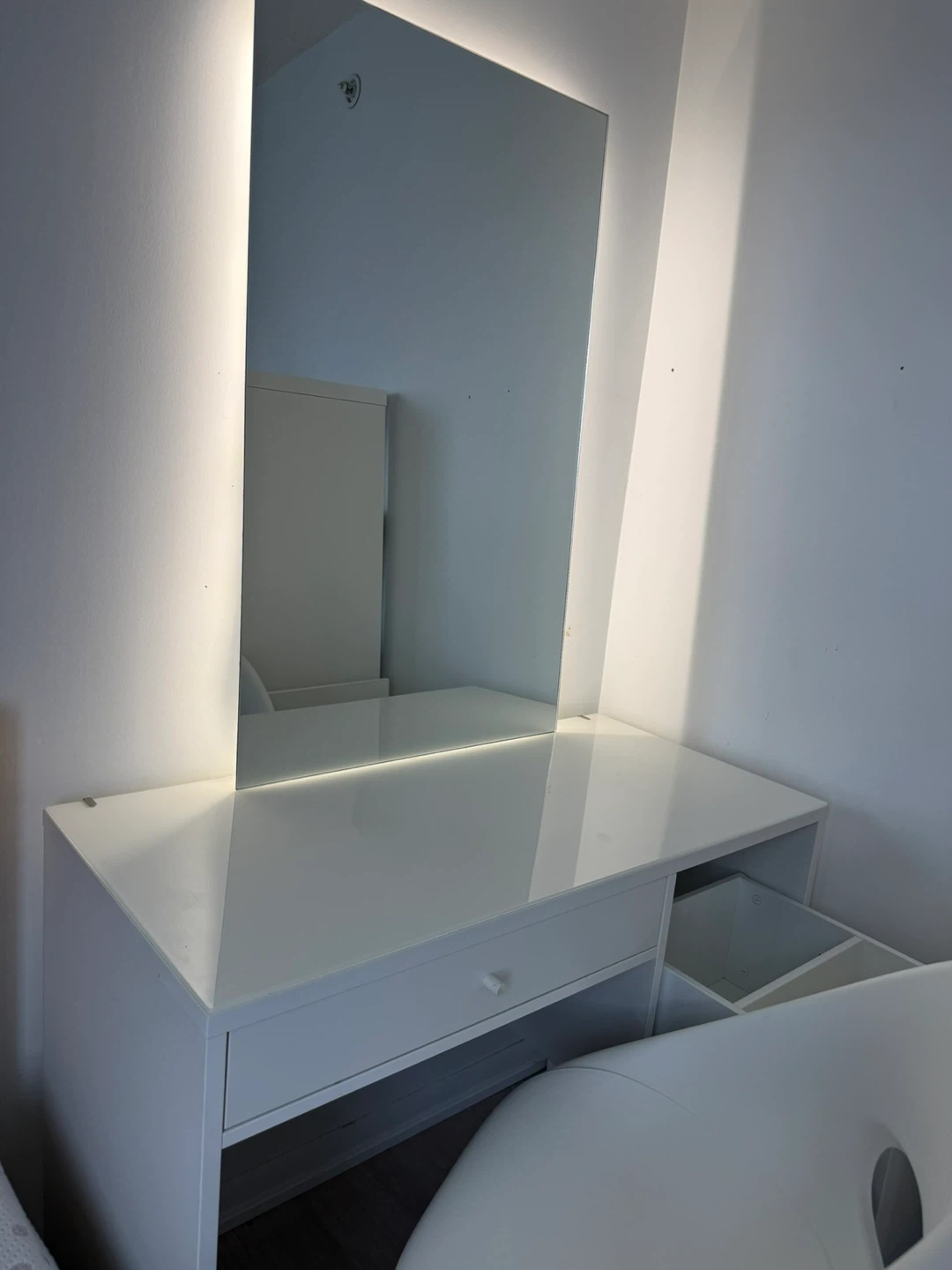 Vanity mirror - photo 2