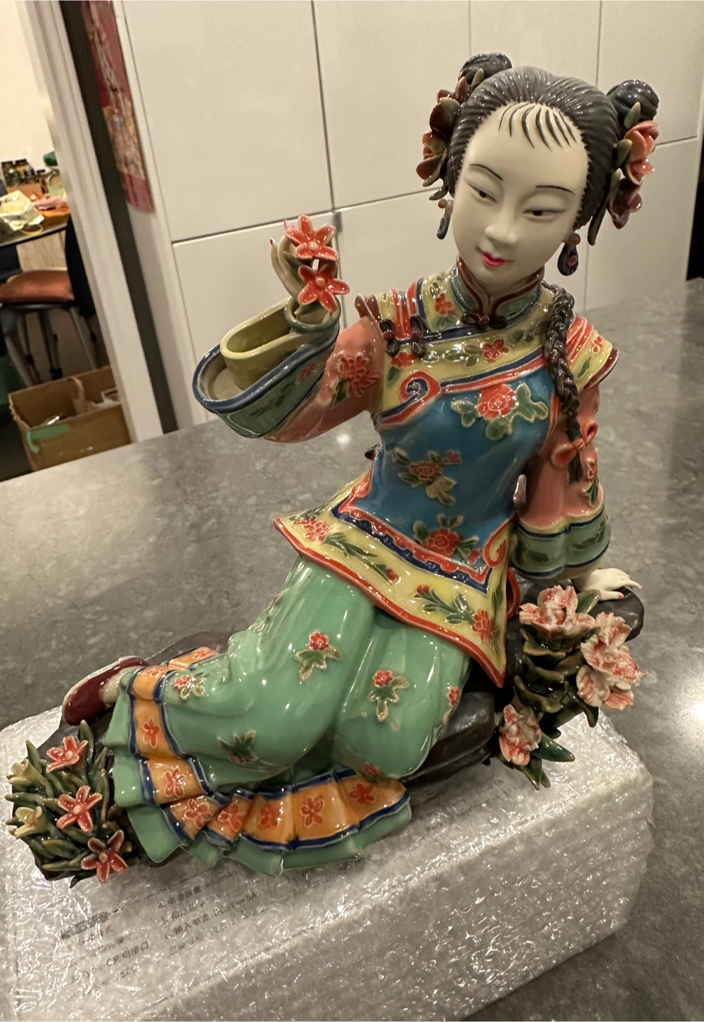 Chinese Lady Porcelain Figurine - photo 4