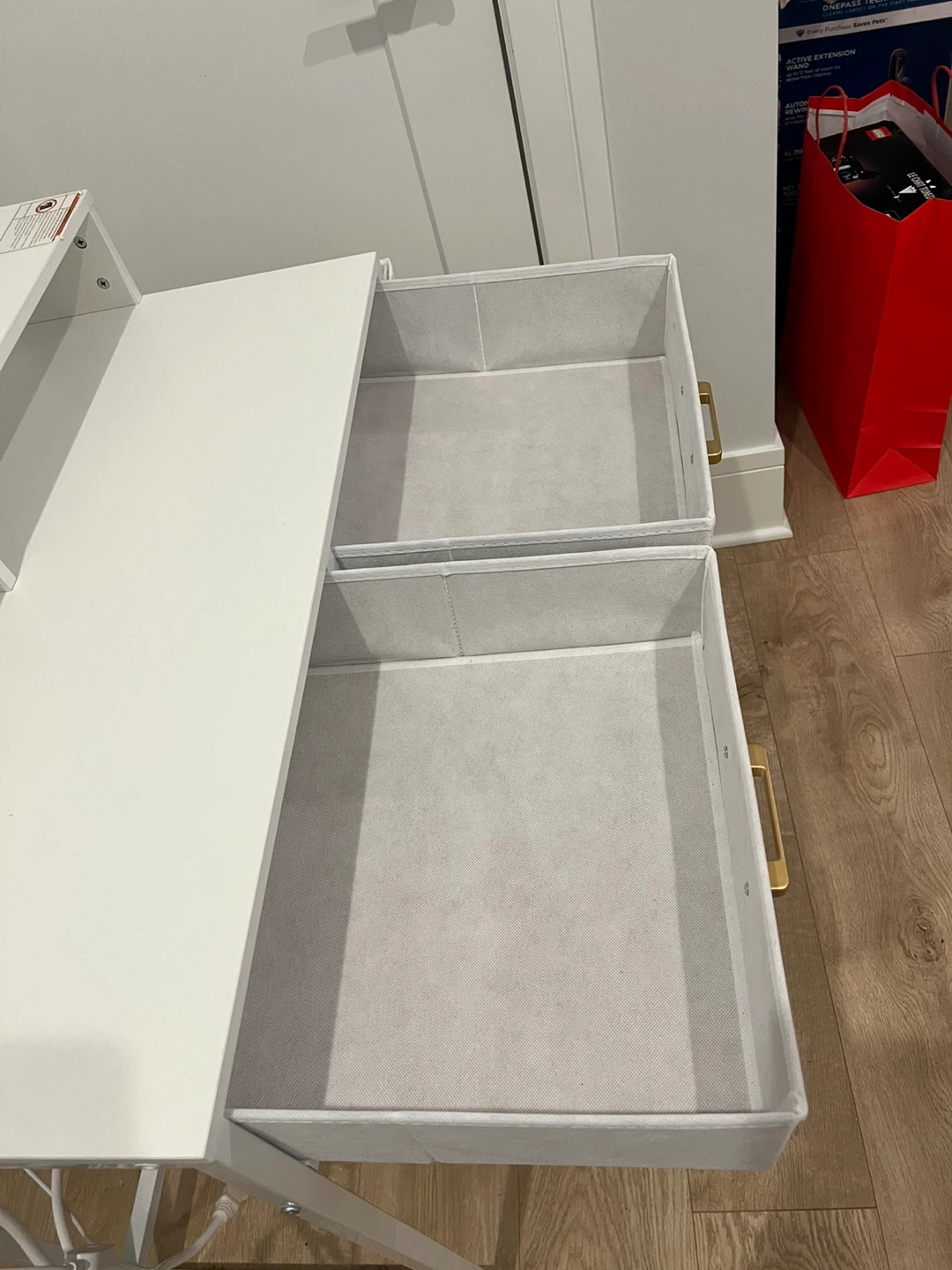 White Vanity Desk with Stool and LED Lights - photo 4