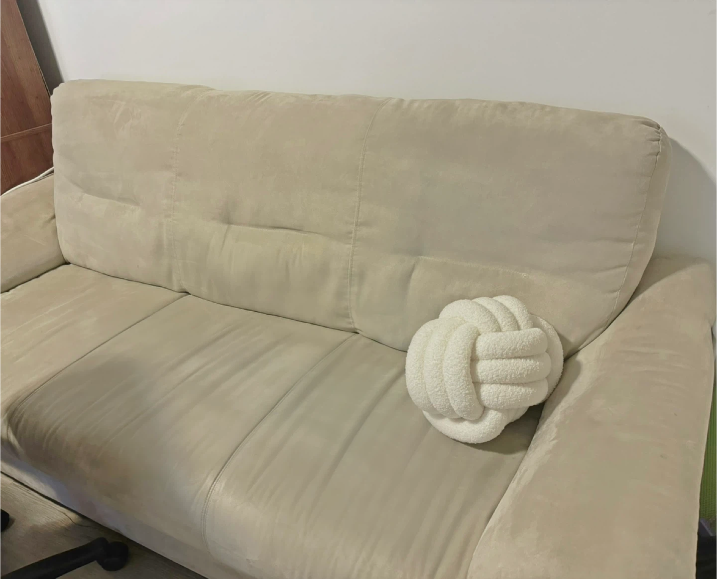 Sofa “GET” $20 if you get this sofa tmr