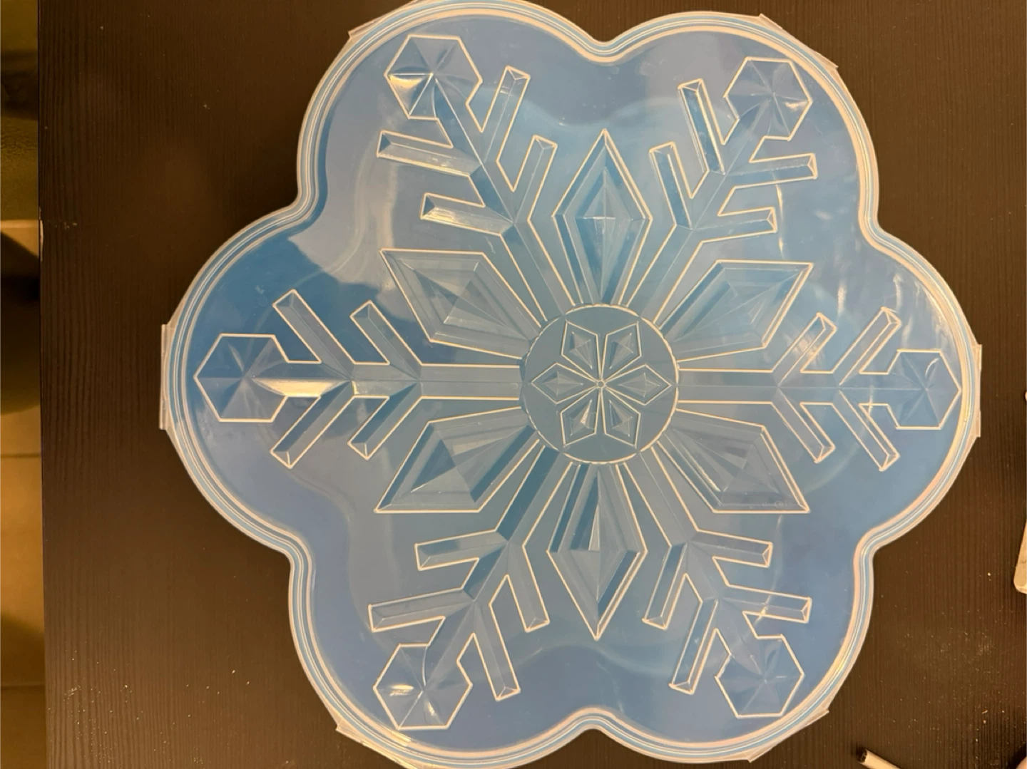 Giant Snowflake Tupperware Container – Winter / Holiday - photo 2