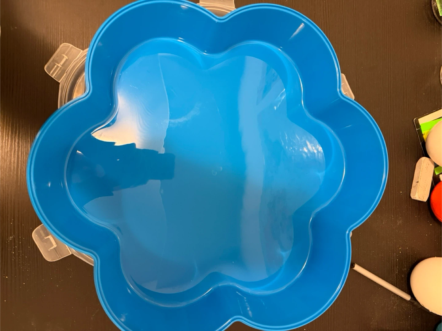 Giant Snowflake Tupperware Container – Winter / Holiday - photo 3