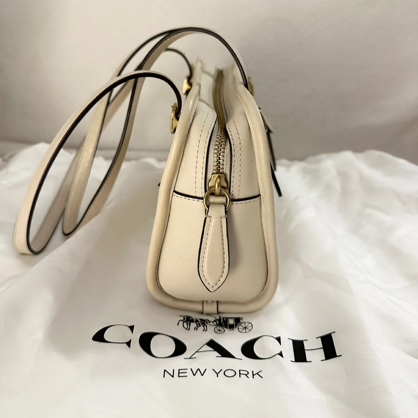 Authentic Coach Swing Zip Leather Shoulder Bag - Chalk/Brass - photo 3