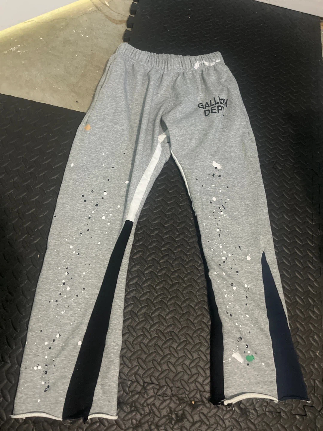 Gallery Dept. Grey Sweatpants with Paint Splatter