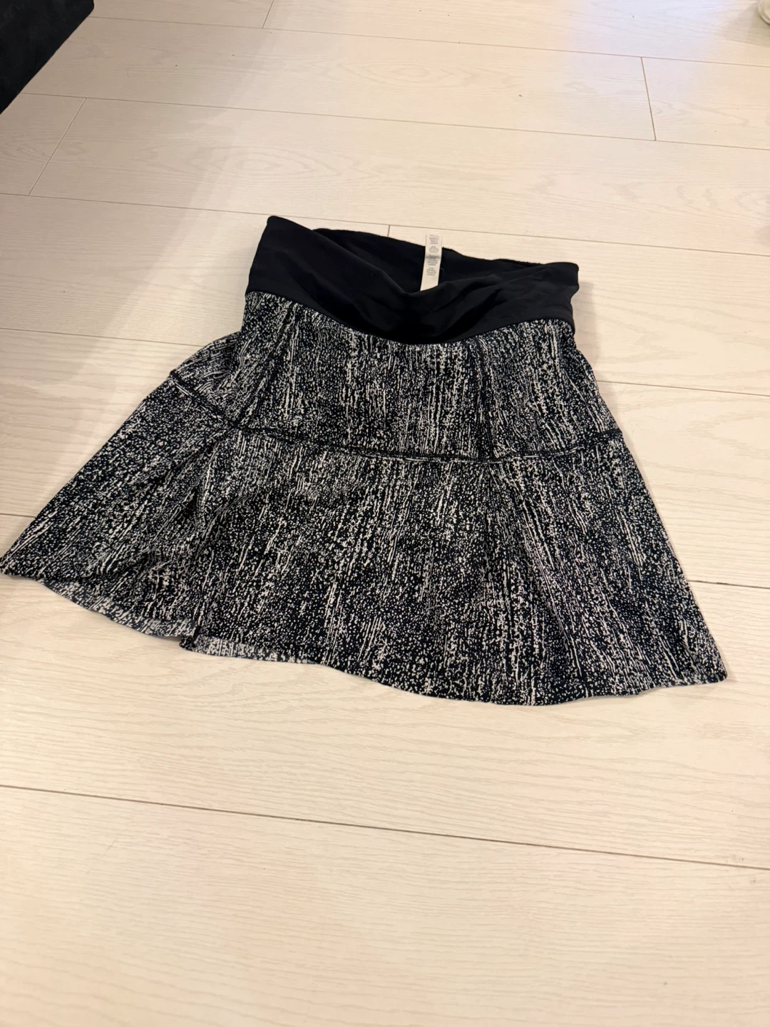 Lululemon Athletica Skirt Size 4 Reg