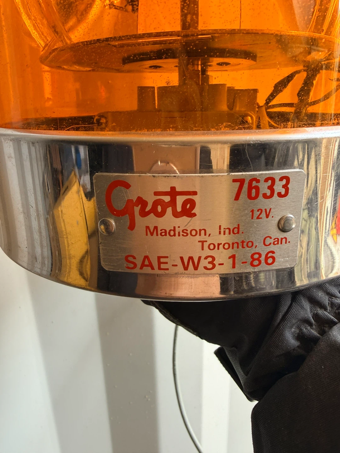 Grote 7633 12V Rotating Beacon Light - photo 2