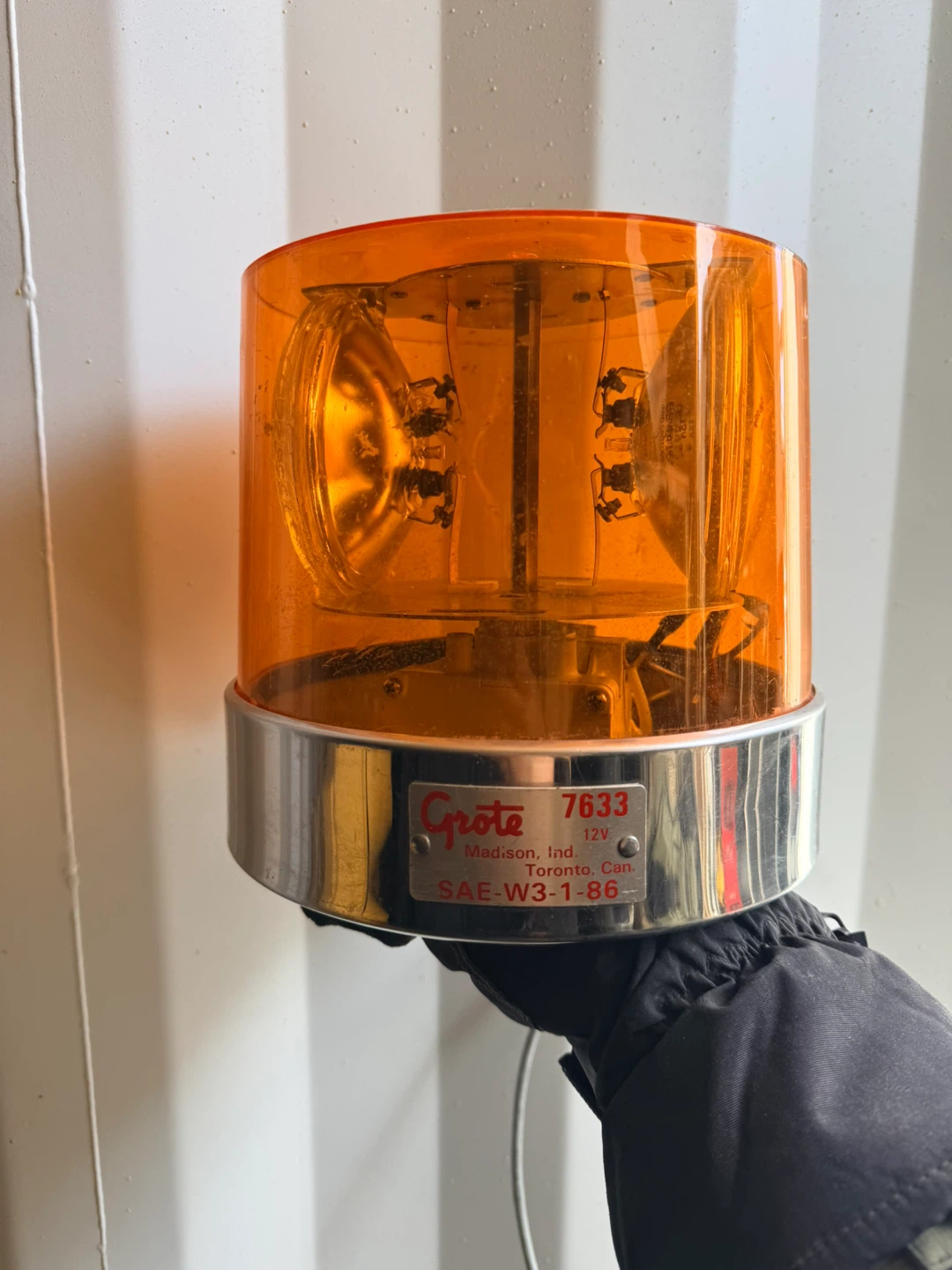 Grote 7633 12V Rotating Beacon Light - photo 3