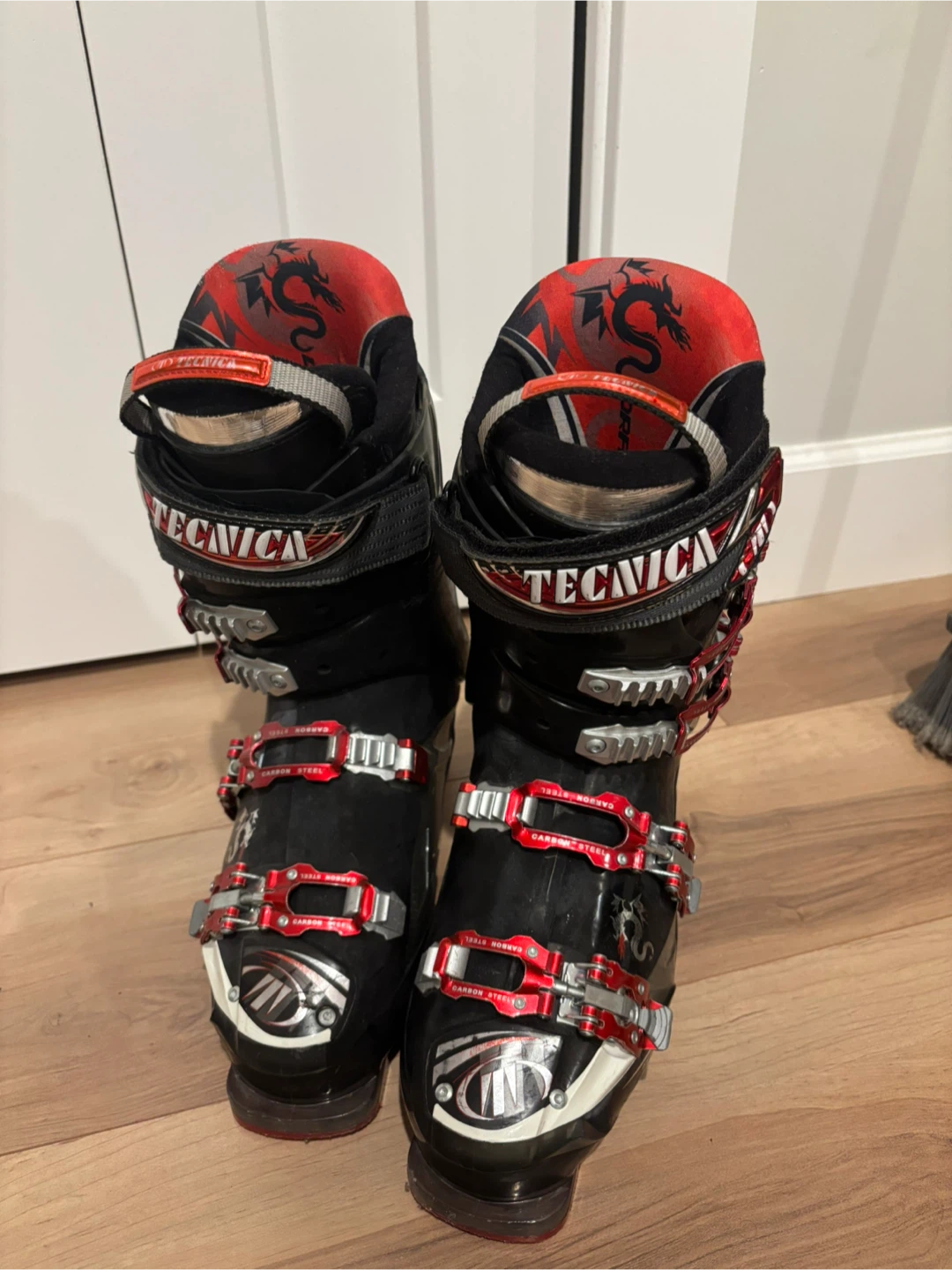 Tecnica Ski Boots - Black/Red 26.5