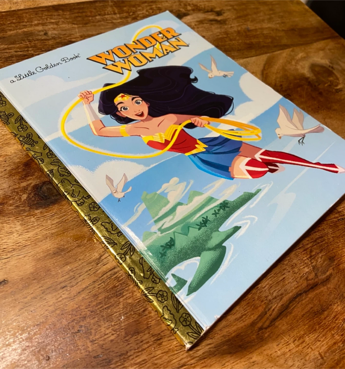 EUC Wonder Woman Little Golden Book - photo 3