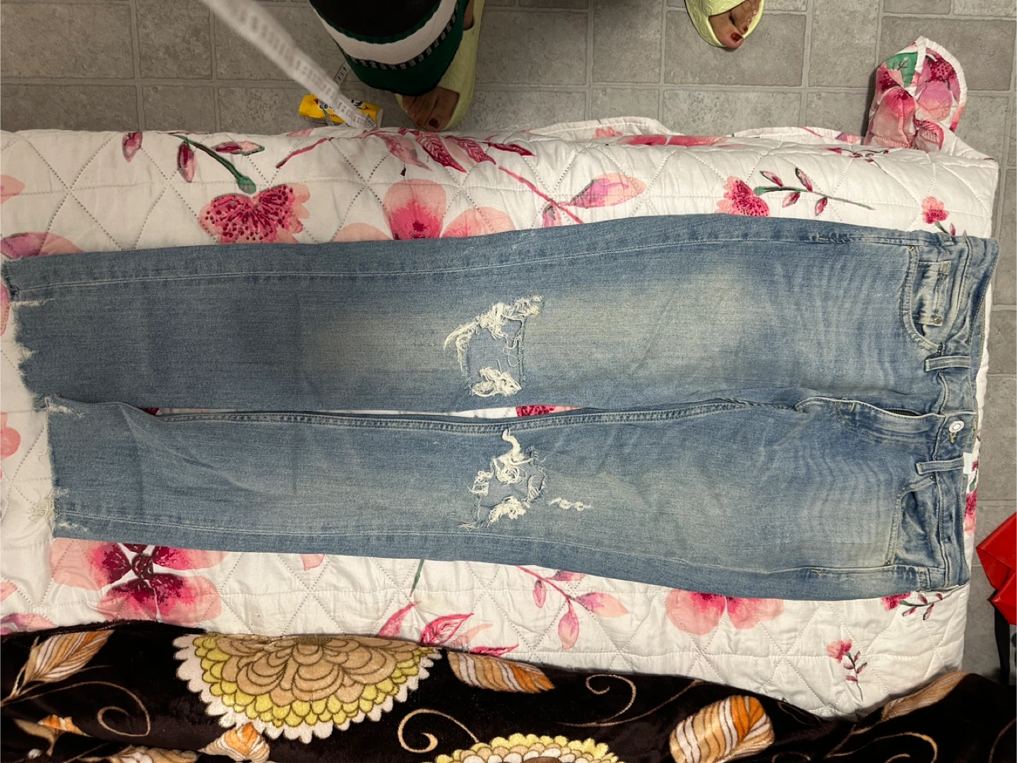 & DENIM Women's Distressed Jeans - photo 4
