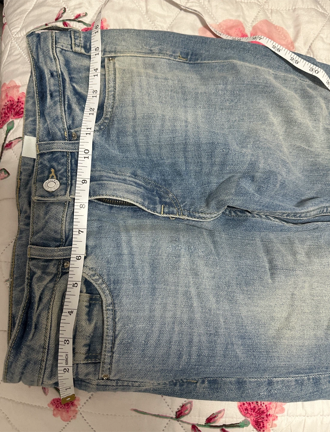 & DENIM Women's Distressed Jeans