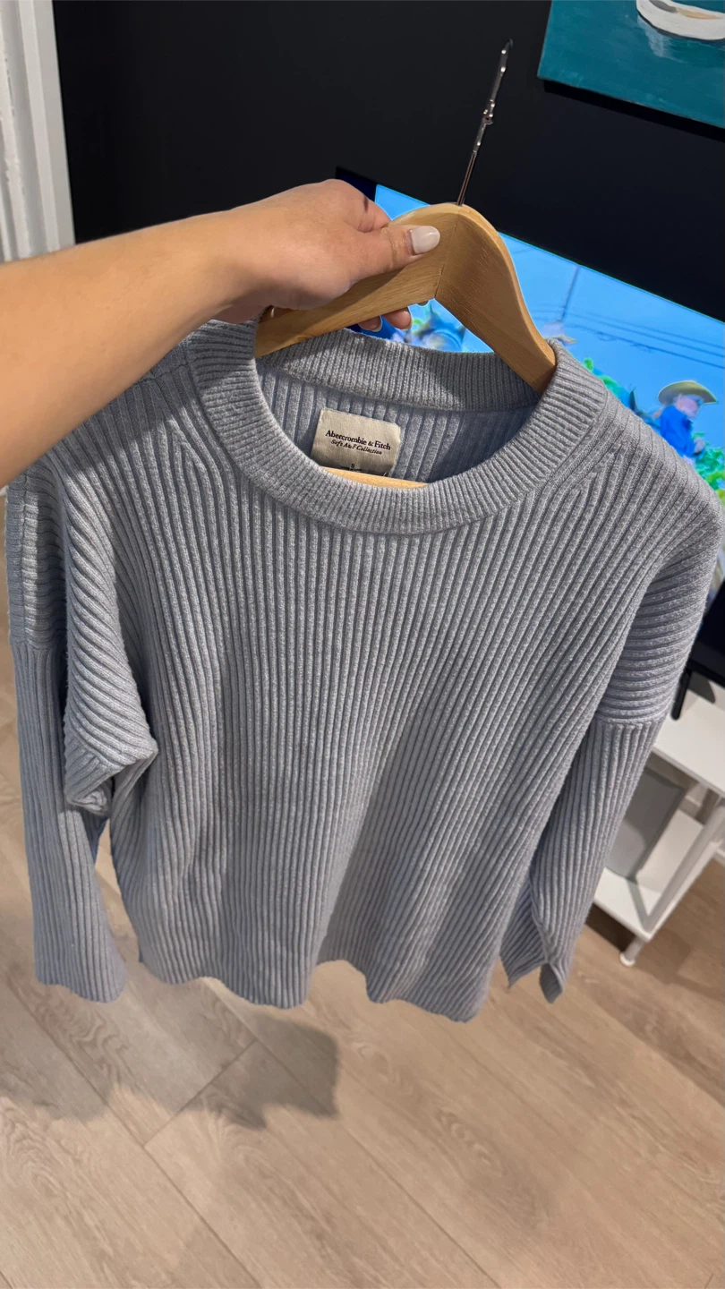 Abercrombie & Fitch Ribbed Crewneck Sweater