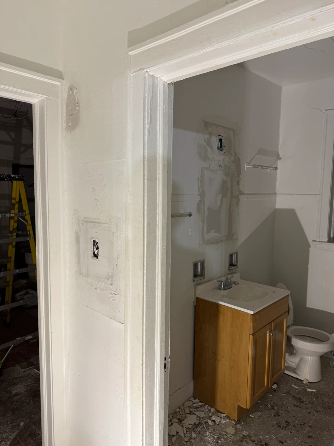 Drywall- paint - outlet- railing- siding - ……… - photo 4