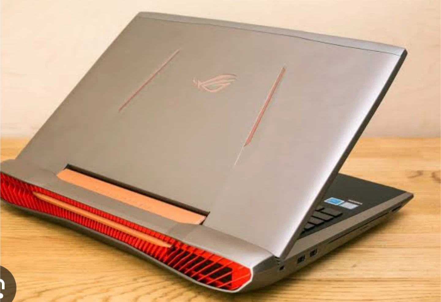 ASUS ROG i7 GTX1070 gaming laptop - photo 2