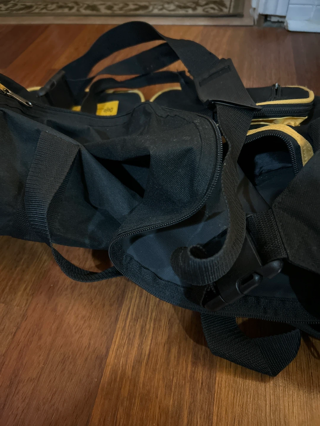 FREE🎁 Black and yellow duffel bag