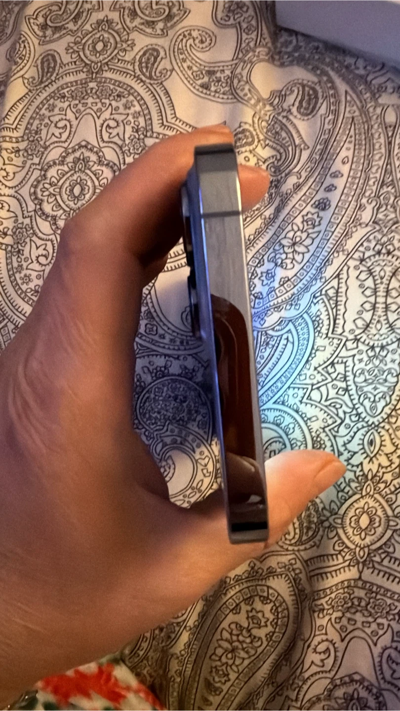 iPhone 13 Pro - Broken Back - photo 2