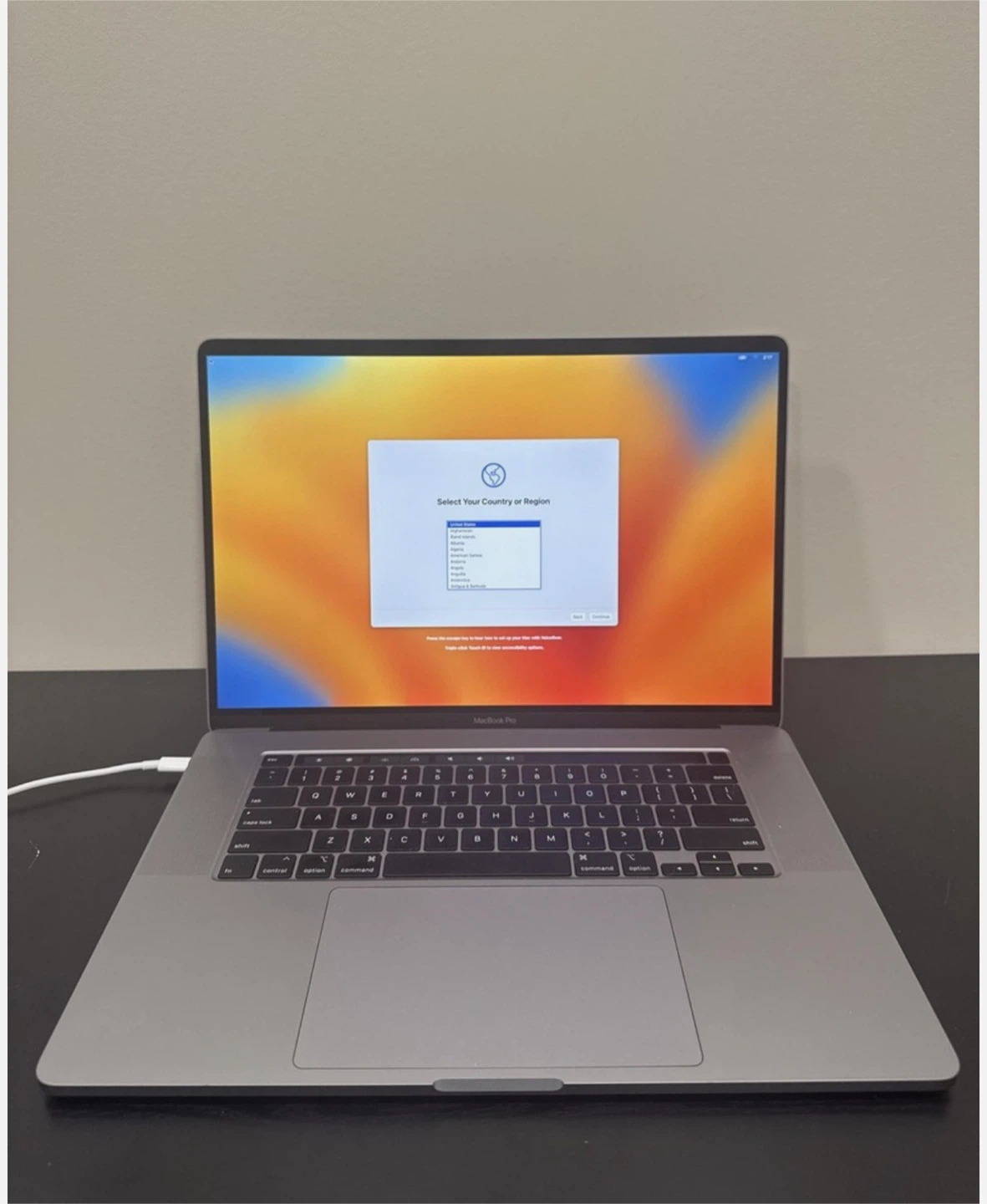 MacBook Pro 16” i9 16gb ram 500gb ssd